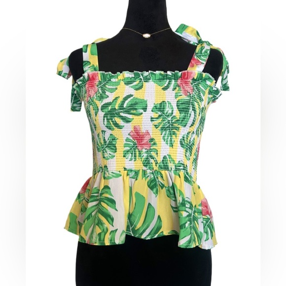 Chance Or Fate Woman’s Medium Tropical Print Smocked Ruffled Ruched Top - Picture 4 of 8